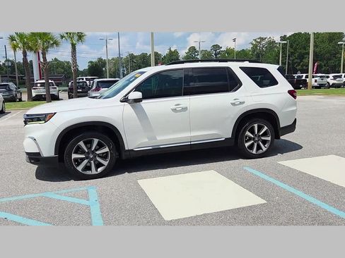 Used 2025 Honda Pilot Elite image 25