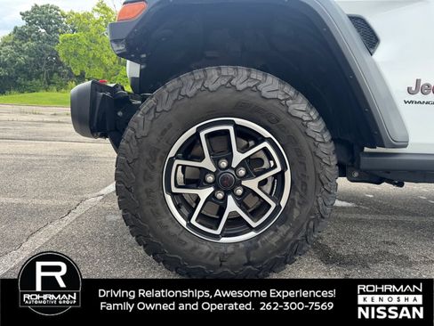 Used 2026 Jeep Wrangler Unlimited Rubicon AWD/4WD image 10