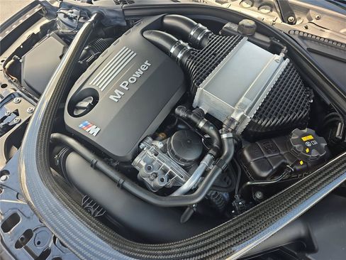 Used 2020 BMW M4 Convertible w/ Competition Package RWD image 25