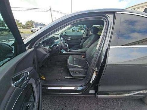 Used 2021 Audi e-tron Premium Plus image 2