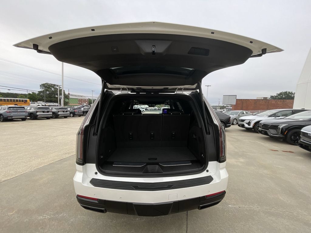 Used 2025 Cadillac Escalade Sport Platinum w/ LPO, ONYX Package AWD/4WD image 25