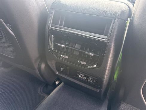 Used 2023 Jeep Grand Cherokee Altitude AWD/4WD image 19
