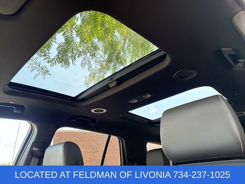 Certified 2023 Chevrolet Traverse LT w/ LT Premium Package AWD/4WD image 18