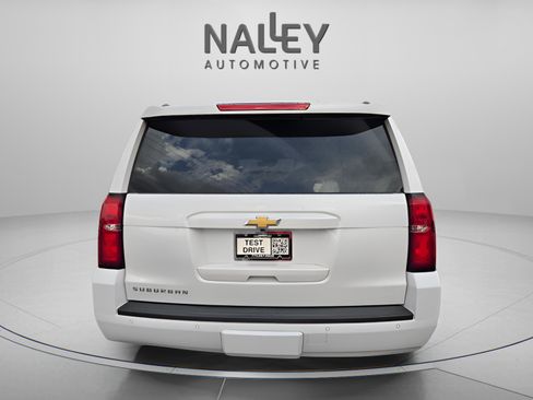 Used 2019 Chevrolet Suburban LT image 3