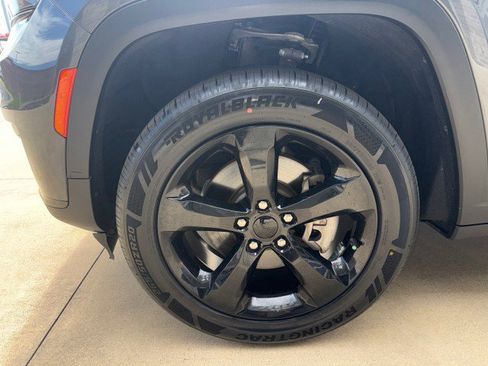Used 2021 Jeep Grand Cherokee L Laredo RWD image 13