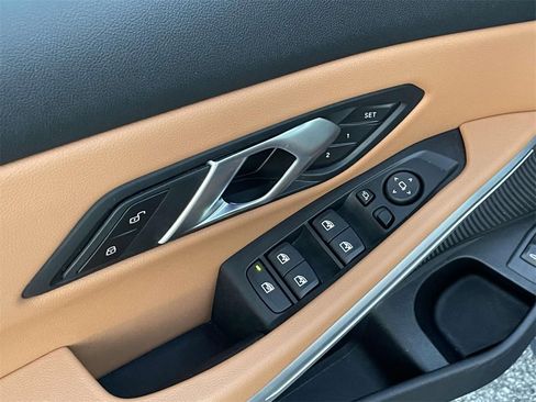 Used 2025 BMW 330i Sedan image 17