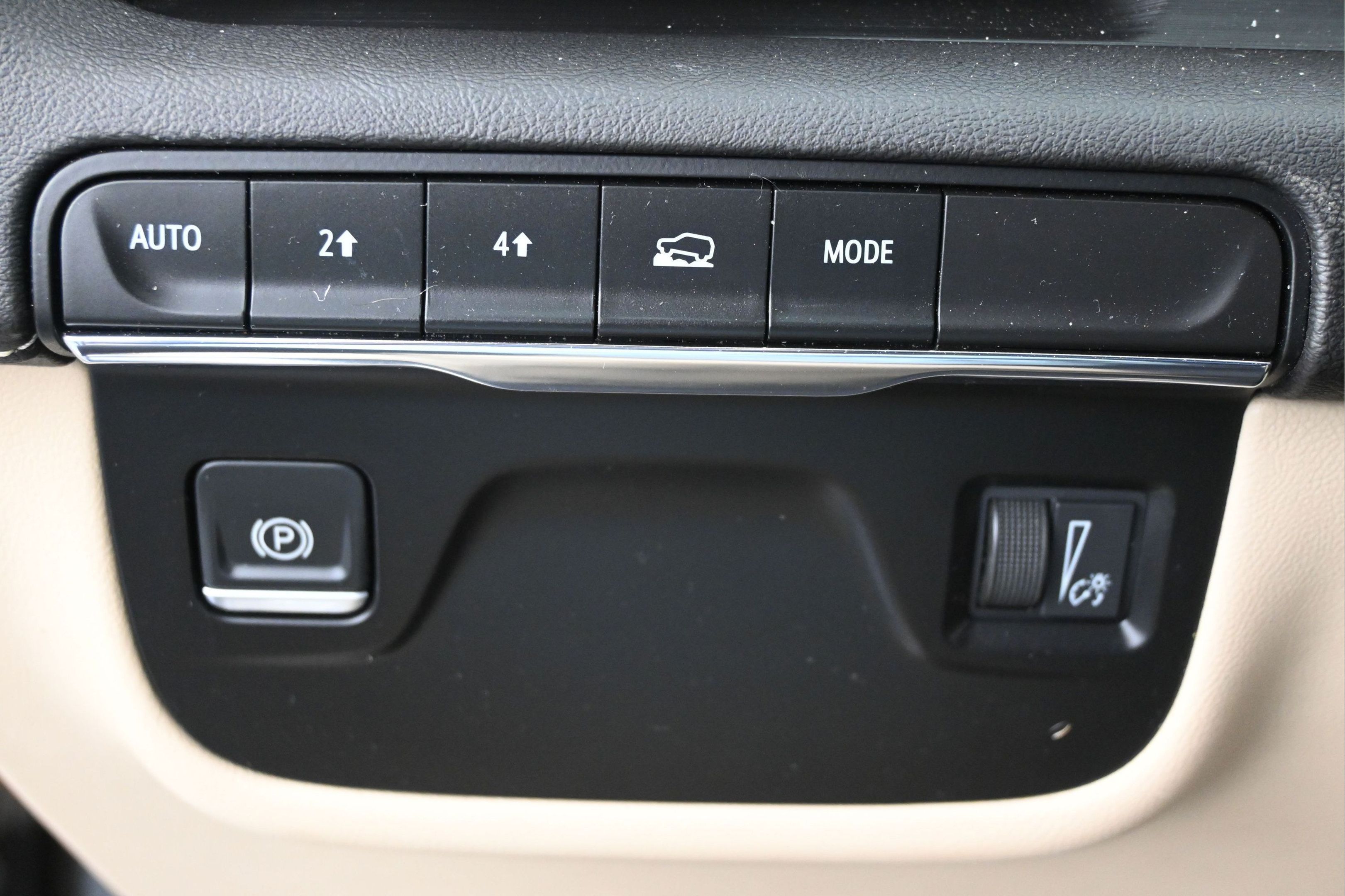 Used 2023 Cadillac Escalade Premium Luxury AWD/4WD image 21