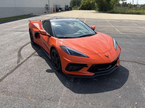 Used 2025 Chevrolet Corvette Stingray Premium Conv w/ Z51 Performance Package RWD image 8