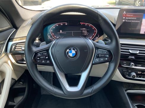 Used 2021 BMW 540i w/ Premium Package RWD image 16
