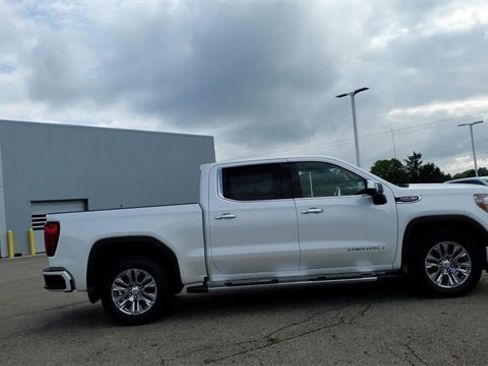 Used 2022 GMC Sierra 1500 Denali w/ Driver Alert Package II image 9