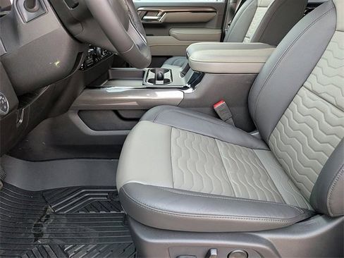 New 2026 Chevrolet Silverado 2500 ZR2 w/ ZR2 Bison Edition image 18