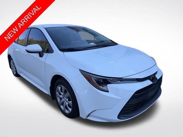 Used 2025 Toyota Corolla LE FWD image 1