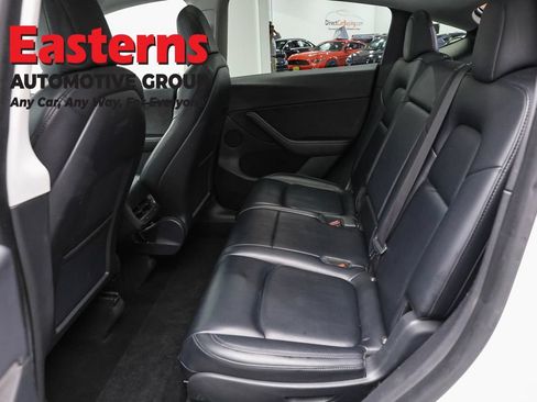 Used 2021 Tesla Model Y Long Range AWD/4WD image 16