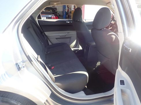 Used 2007 Chrysler 300 image 26
