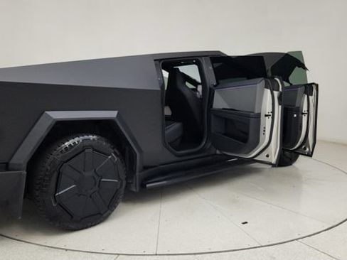 Used 2024 Tesla Cybertruck AWD Crew Cab image 19