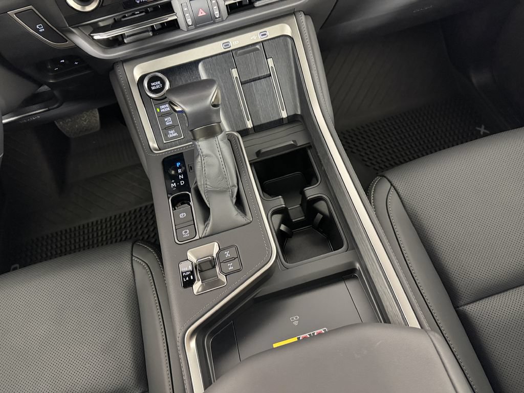 Used 2025 Lexus GX 550 AWD/4WD image 32
