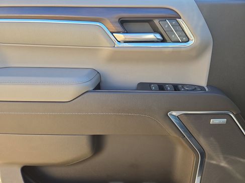 Used 2022 GMC Sierra 1500 SLT w/ SLT Convenience Package image 15