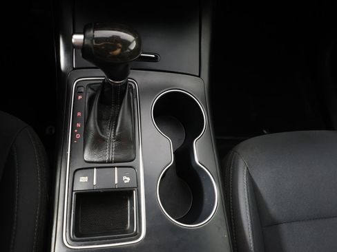 Used 2016 Kia Sorento LX w/ LX Convenience Package image 18