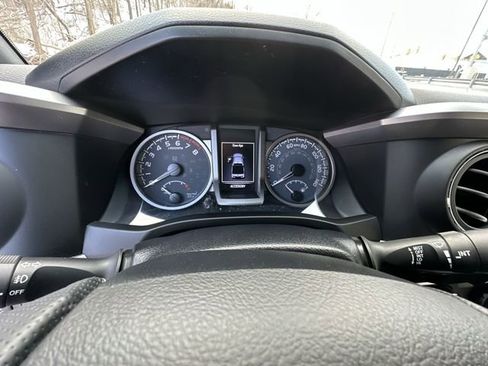 Certified 2021 Toyota Tacoma Limited image 11