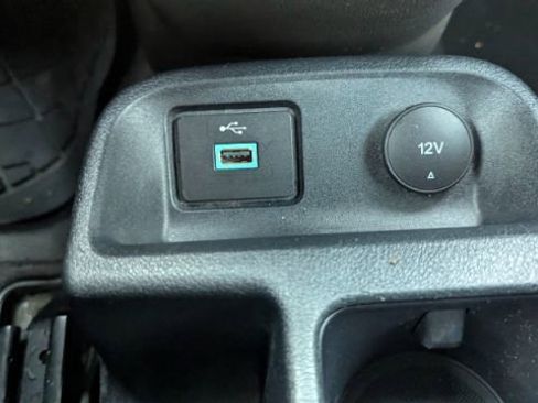 Used 2021 Ford Transit Connect XL image 37