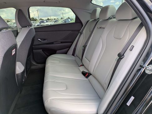 Used 2024 Hyundai Elantra Limited FWD image 14