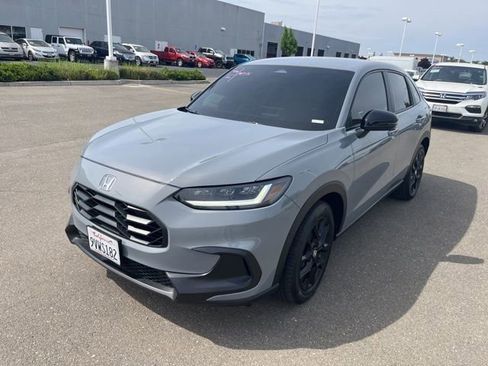 Used 2025 Honda HR-V Sport image 3