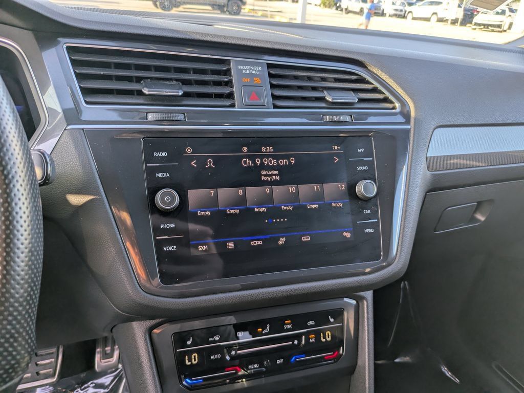 Certified 2022 Volkswagen Tiguan SE R-Line FWD image 20