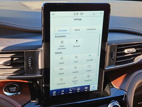 Used 2024 Ford Explorer King Ranch w/ Technology Package image 22