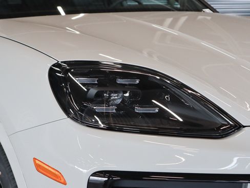 New 2026 Porsche Cayenne image 25