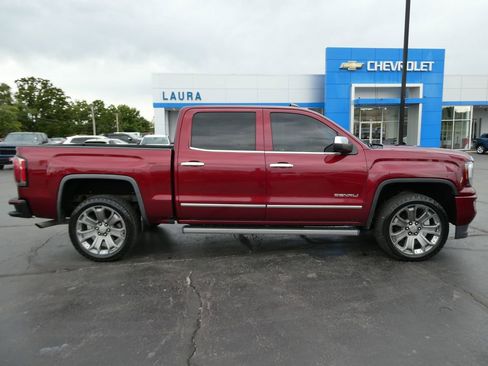 Used 2017 GMC Sierra 1500 Denali w/ Denali Ultimate Package AWD/4WD image 4