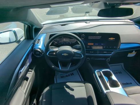 New 2026 Chevrolet Equinox EV LT AWD/4WD image 40