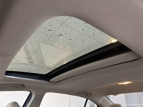 Used 2017 Honda Accord Touring image 23