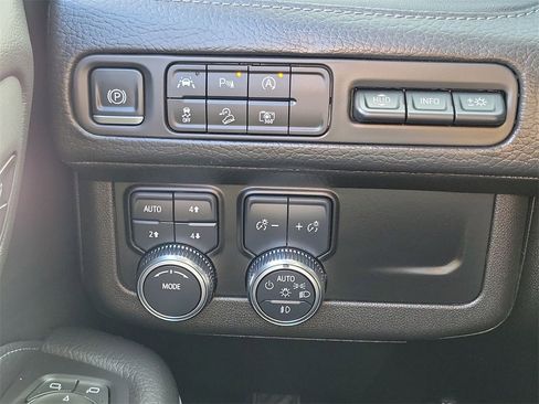 Certified 2023 GMC Yukon Denali image 18