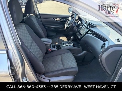 Used 2017 Nissan Rogue Sport SV w/ SV Premium Package AWD/4WD image 24
