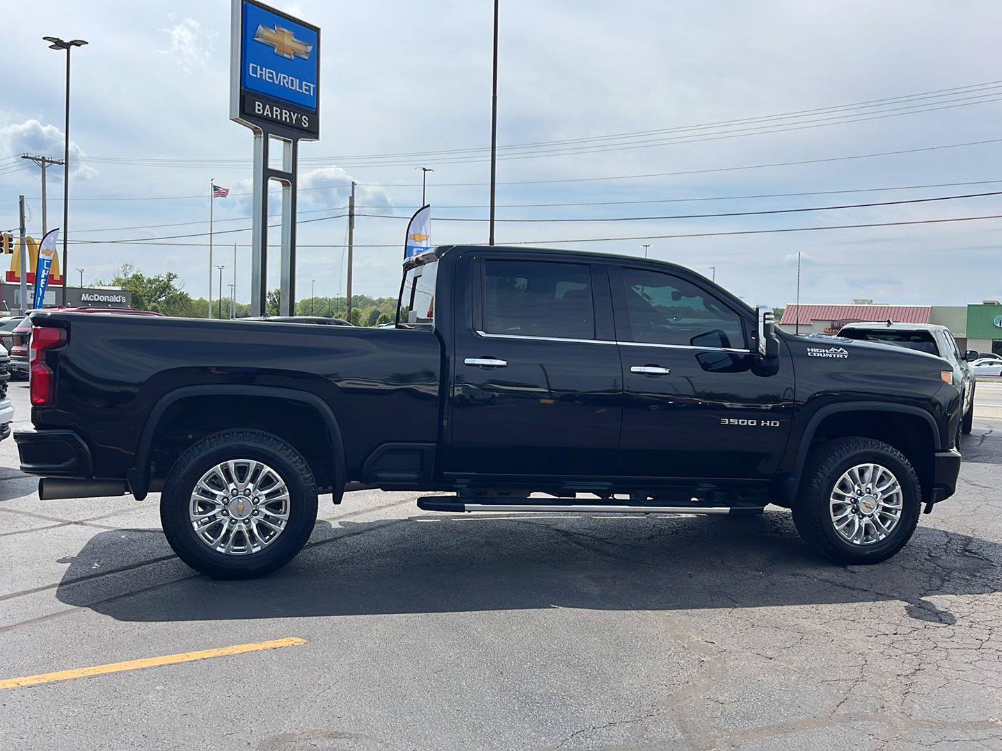 Used 2022 Chevrolet Silverado 3500 High Country w/ Safety Package II AWD/4WD image 6