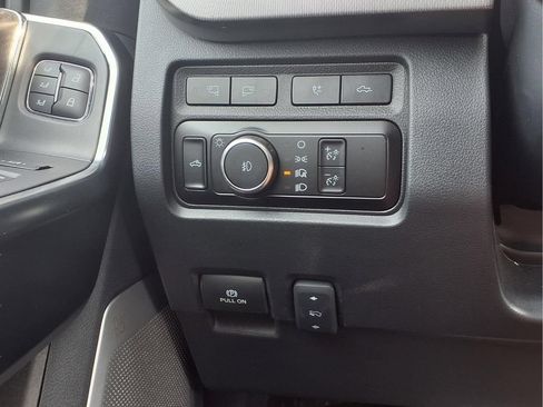 Used 2023 Ford F350 Platinum w/ Tremor Off-Road Package AWD/4WD image 13