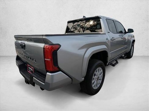 Used 2025 Toyota Tacoma SR5 image 2