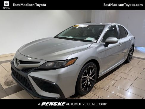 Certified 2024 Toyota Camry SE image 1