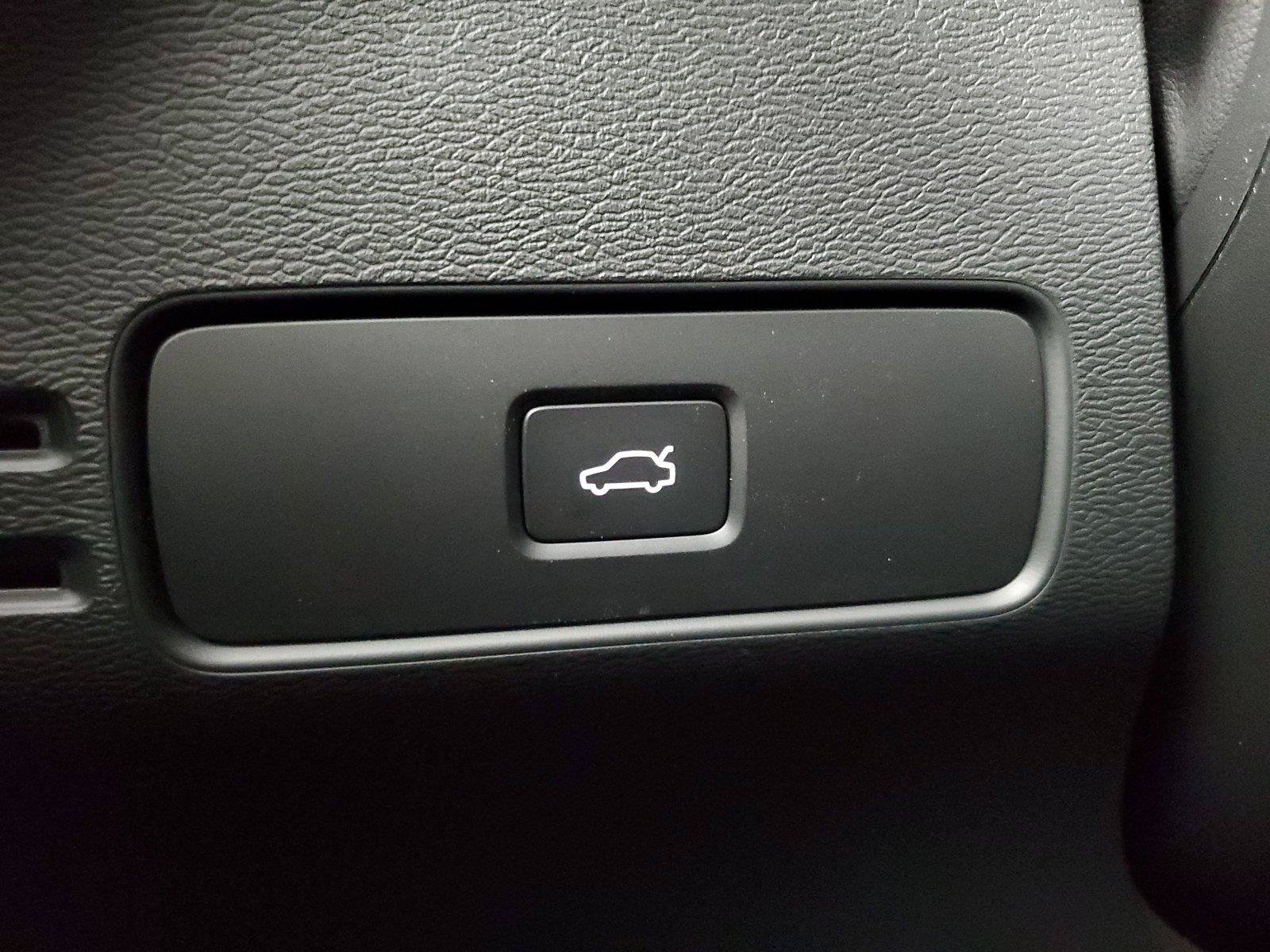 Used 2026 Volvo XC40 B5 Core AWD/4WD image 36