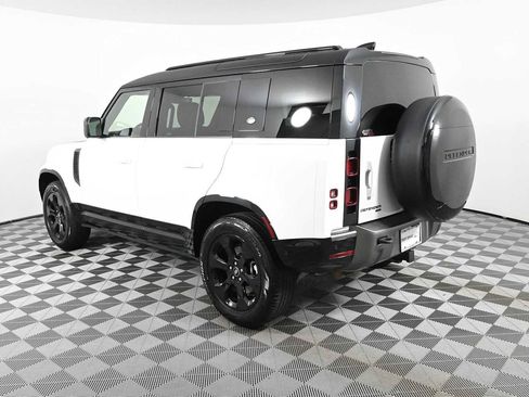 Used 2022 Land Rover Defender 110 X-Dynamic SE AWD/4WD image 7