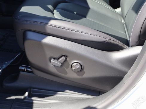 New 2026 Chrysler Pacifica Select image 23