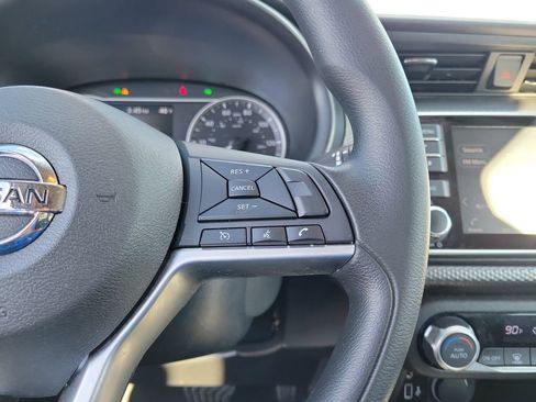 Used 2019 Nissan Kicks SV image 24