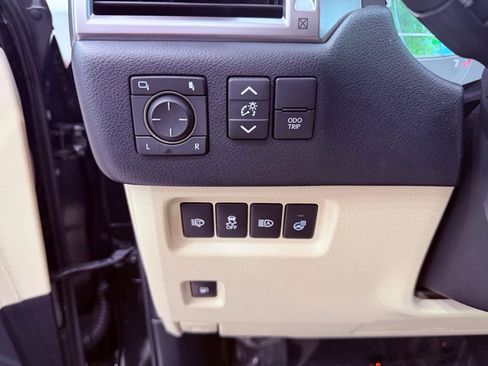 Used 2023 Lexus GX 460 Premium AWD/4WD image 21