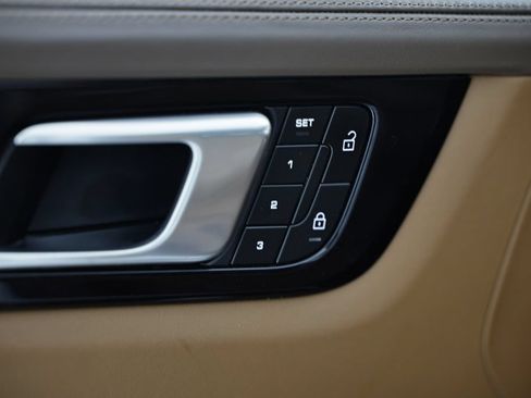 Certified 2023 Porsche Cayenne Turbo S AWD/4WD image 20