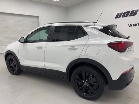 Used 2024 Buick Encore GX Sport Touring image 7
