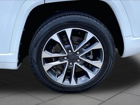 Used 2021 Jeep Grand Cherokee L Overland w/ Luxury Tech Group IV AWD/4WD image 11