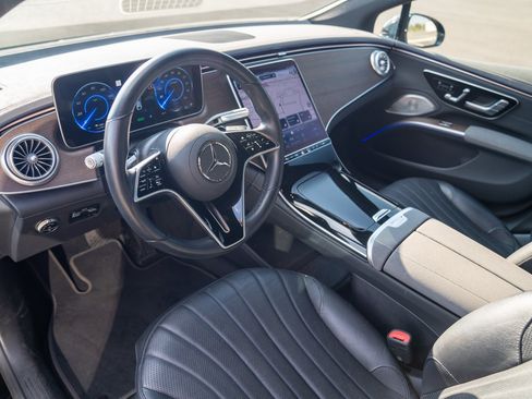 Used 2022 Mercedes-Benz EQS 450+ Sedan image 4