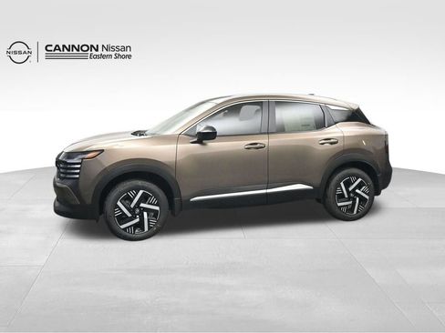 New 2026 Nissan Kicks SV w/ SV Premium Package FWD image 2