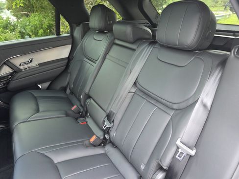 Used 2026 Land Rover Range Rover Sport SE AWD/4WD image 14