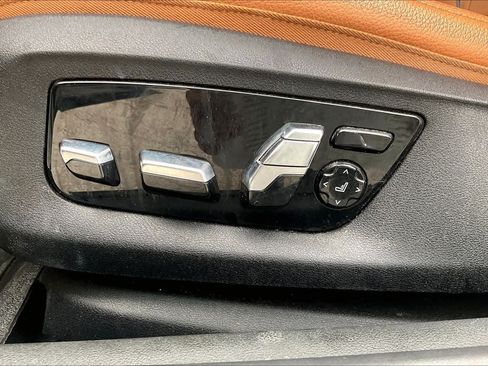 Used 2019 BMW 530i w/ Luxury Package RWD image 29